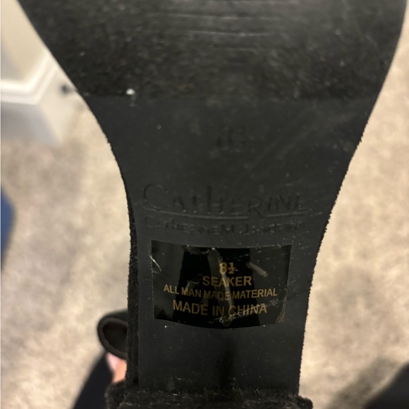 Black Heels with Buckle Strap - Picture 4 of 4